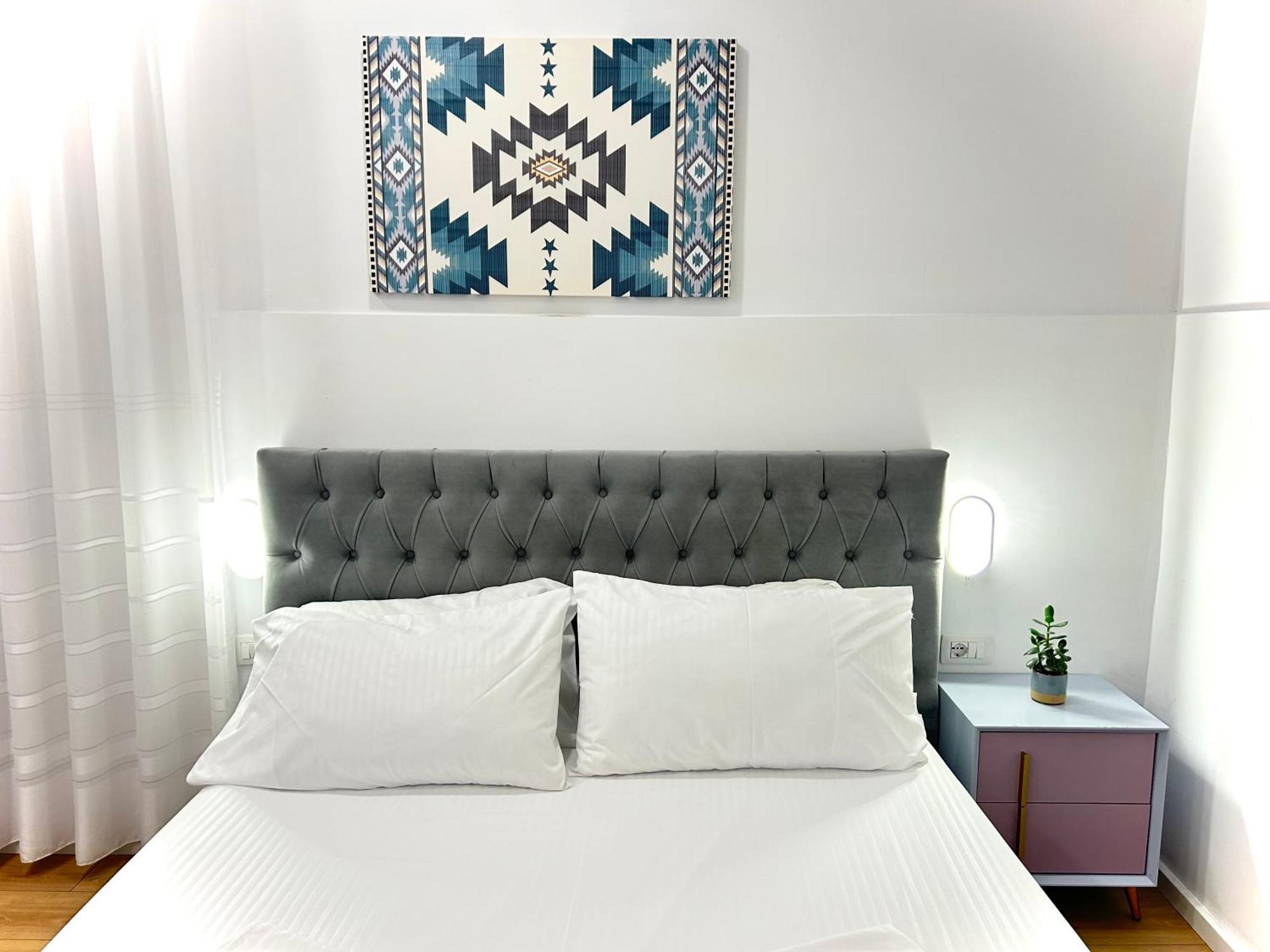 Hotel Square 3*